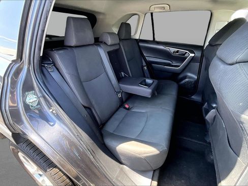 Used 2021 Toyota RAV4 LE w/ Carpet Mat Package (TMS) FWD image 26