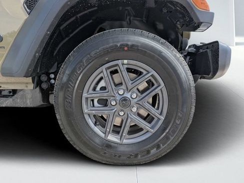 New 2026 Jeep Gladiator Sport AWD/4WD image 10