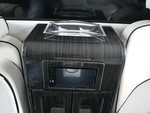 Used 2020 Cadillac Escalade ESV Platinum w/ Escalade Sport Edition AWD/4WD image 22