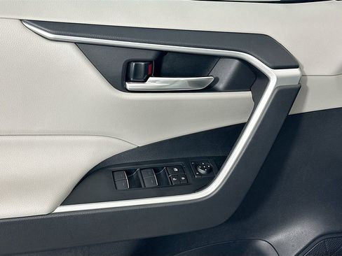 Certified 2025 Toyota RAV4 XLE Premium image 17
