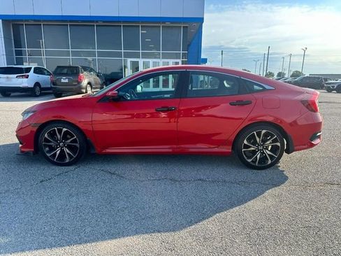 Used 2019 Honda Civic Sport image 2