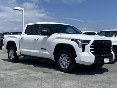 Used 2025 Toyota Tundra SR5 image 2