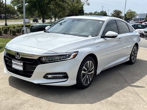 Used 2020 Honda Accord Touring image 11