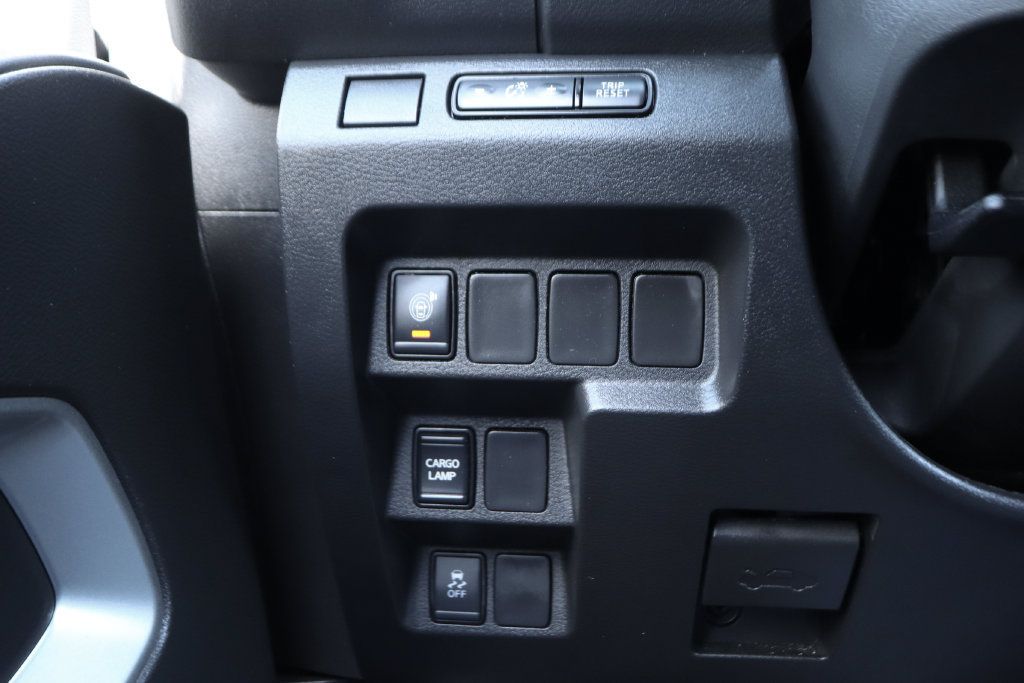 Used 2025 Nissan Frontier SV RWD image 19
