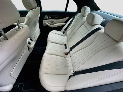 Used 2020 Mercedes-Benz E 450 4MATIC Sedan image 25
