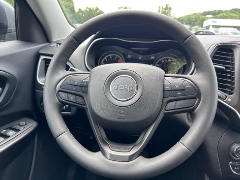 Used 2021 Jeep Cherokee Trailhawk image 9