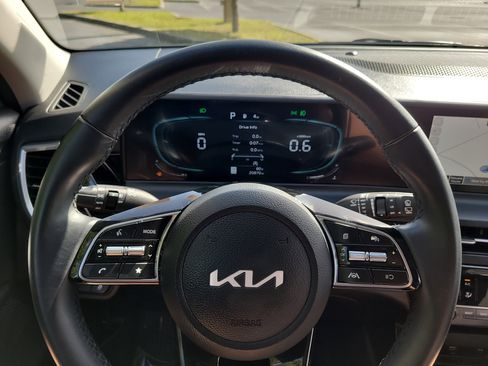 Used 2025 Kia Seltos S FWD image 28