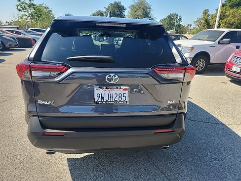 Used 2025 Toyota RAV4 XLE w/ Convenience Package image 4