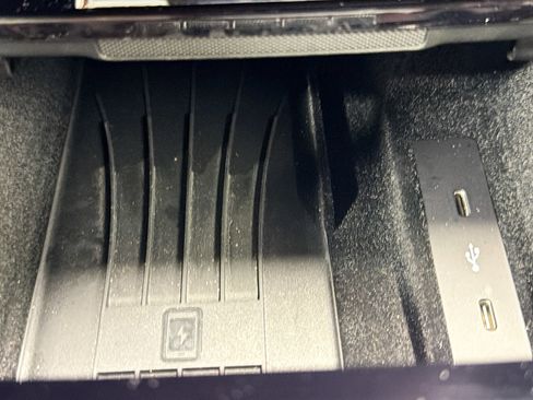 Certified 2024 Porsche Cayenne AWD/4WD image 28