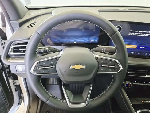 New 2026 Chevrolet Traverse LT w/ LPO, Floor Liner Package image 17