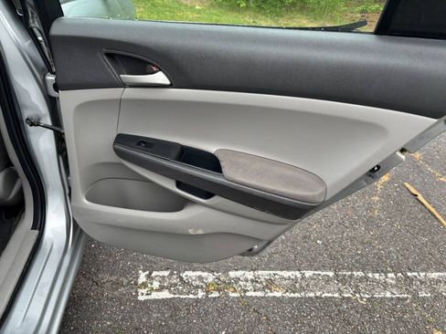 Used 2010 Honda Accord LX image 19