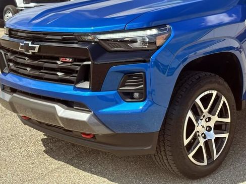 Certified 2024 Chevrolet Colorado Z71 w/ Z71 Convenience Package 2 AWD/4WD image 10