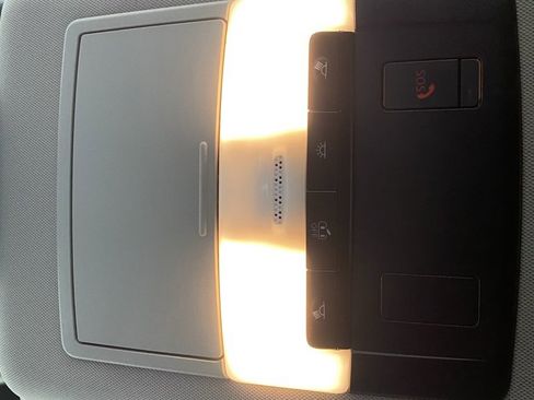 Used 2023 Nissan Rogue SV image 33