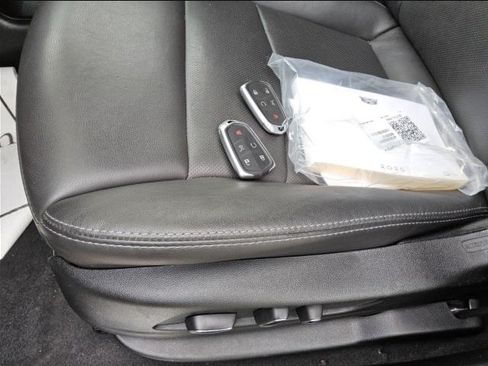 Used 2025 Cadillac XT5 Premium Luxury FWD image 12