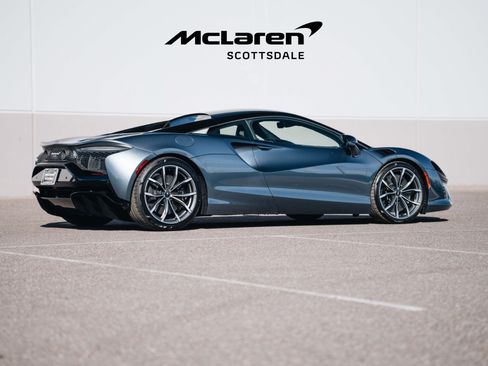 Used 2023 McLaren Artura RWD image 10