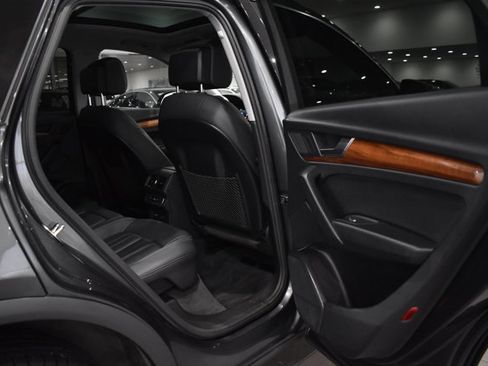 Used 2023 Audi Q5 2.0T Premium w/ Convenience Package image 28