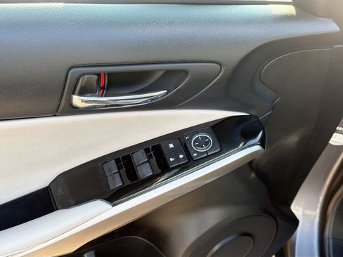 Used 2015 Lexus IS 250 image 21