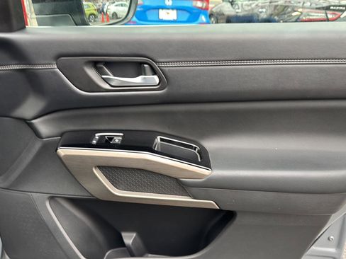 Used 2023 Nissan Pathfinder Platinum image 35