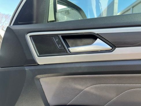 Certified 2023 Volkswagen Atlas SE w/ Panoramic Sunroof Package image 28