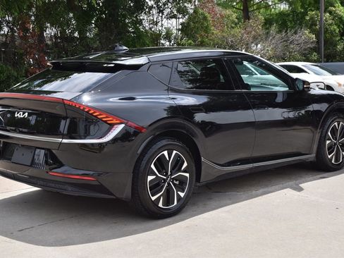 Used 2022 Kia EV6 Wind w/ Wind Technology Package AWD/4WD image 7