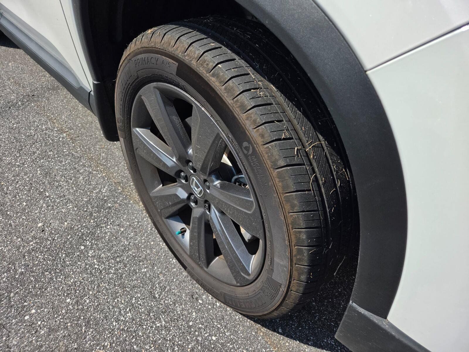 Used 2025 Honda Pilot Sport image 4