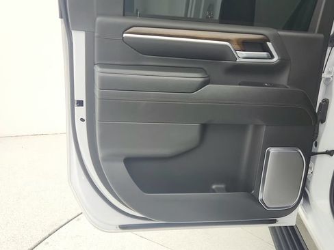 Certified 2025 Chevrolet Silverado 3500 High Country w/ High Country Premium Package AWD/4WD image 27