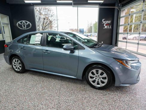 Used 2023 Toyota Corolla LE image 5