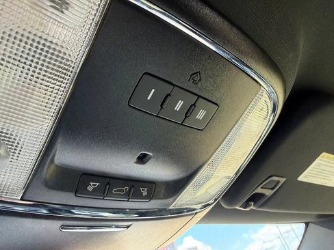 Used 2019 Jeep Grand Cherokee Limited AWD/4WD image 17