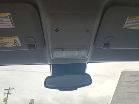 Used 2022 Chevrolet Trax LT w/ LT Convenience Package image 21