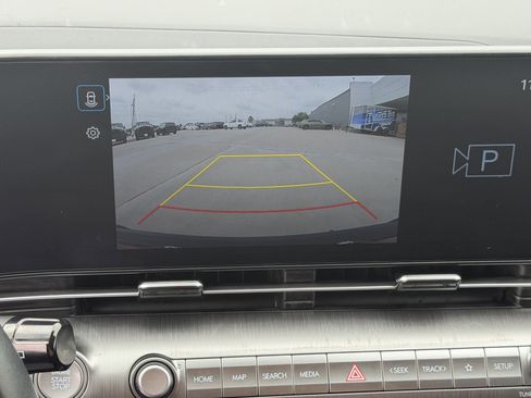 Used 2025 Hyundai Kona SEL FWD image 19