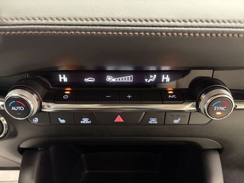 Used 2022 MAZDA MAZDA3 s image 18