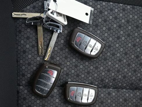 Used 2018 Hyundai Ioniq Blue image 20