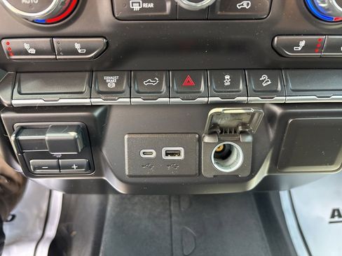 Used 2022 Chevrolet Silverado 2500 LT w/ Convenience Package AWD/4WD image 44