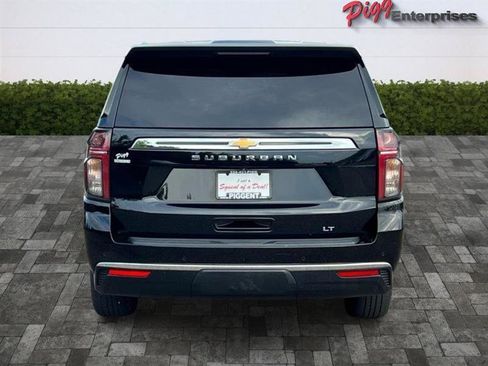 Used 2022 Chevrolet Suburban LT RWD image 9