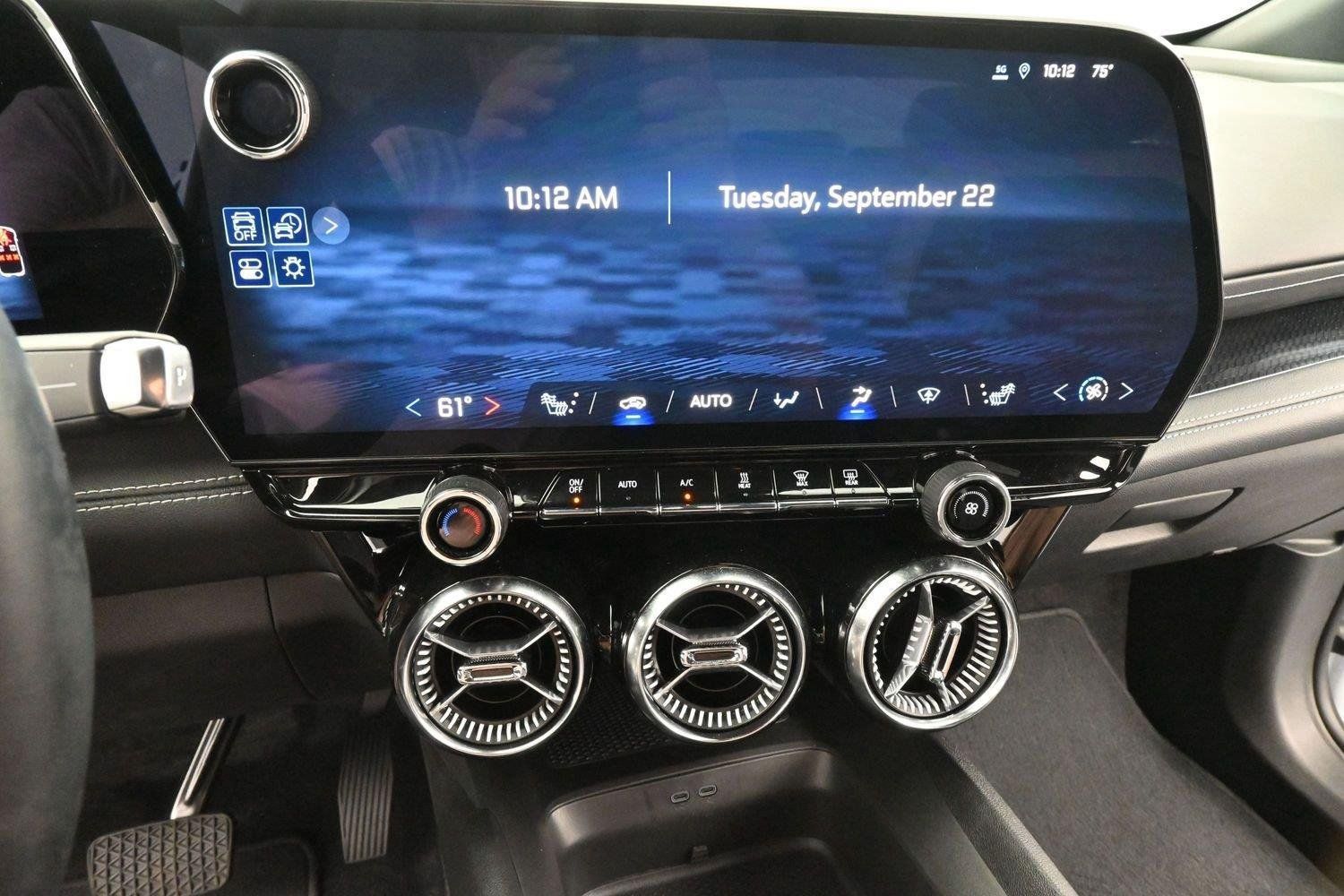 Used 2024 Chevrolet Blazer EV LT AWD/4WD image 24
