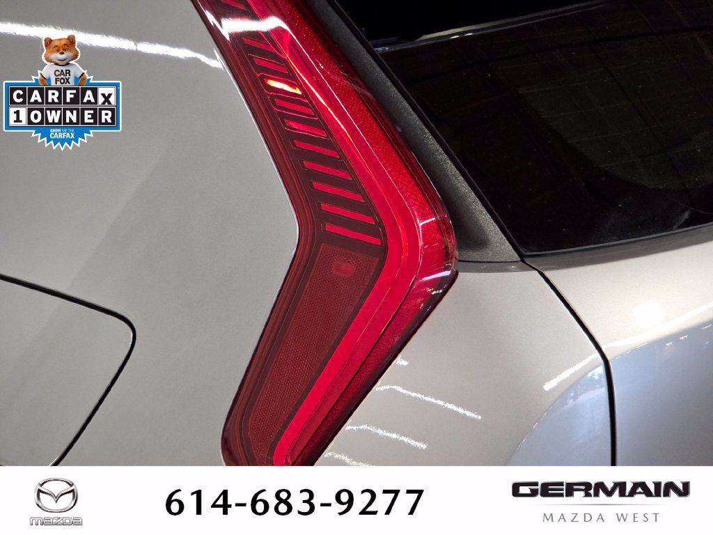 Used 2024 Kia Niro SX Touring FWD image 17