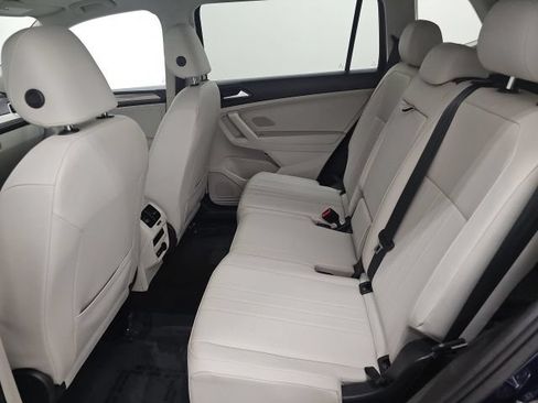 Used 2023 Volkswagen Tiguan SE w/ Panoramic Sunroof Package AWD/4WD image 30
