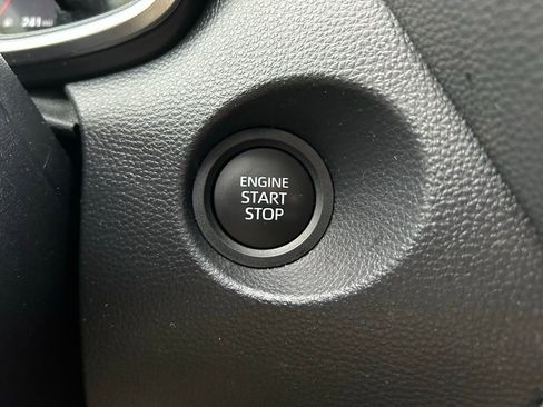 Certified 2025 Toyota Corolla Cross XLE image 28