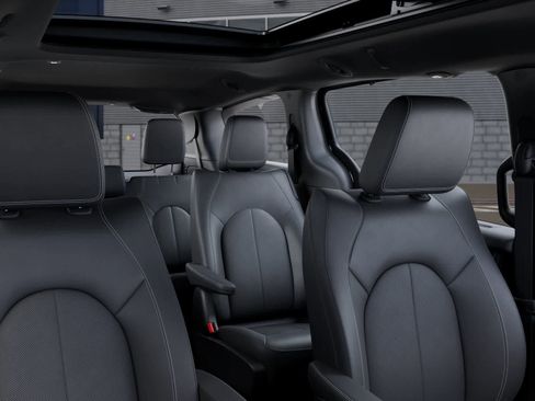New 2026 Chrysler Pacifica Select image 26