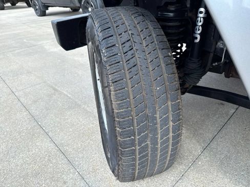 Used 2013 Jeep Wrangler Unlimited Sahara w/ Connectivity Group AWD/4WD image 50