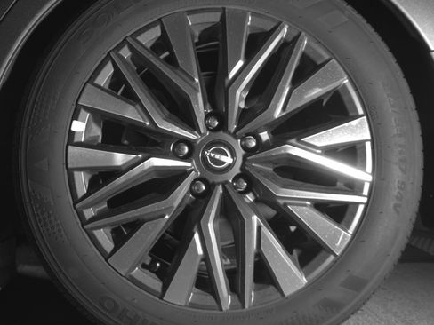 Used 2025 Nissan Altima 2.5 SV FWD image 14