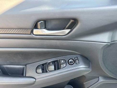 Used 2025 Nissan Altima 2.5 SV image 21