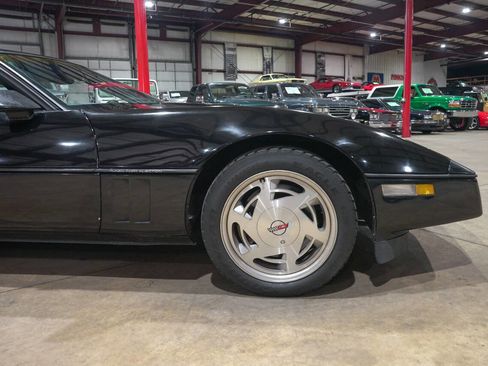 Used 1989 Chevrolet Corvette Coupe RWD image 11