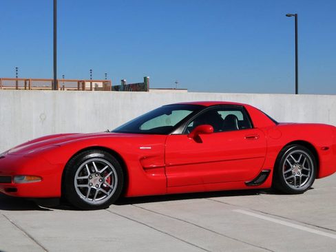 Used 2001 Chevrolet Corvette Z06 w/ Memory Pkg image 44