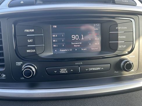 Used 2016 Kia Sorento LX w/ LX Convenience Package image 13