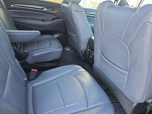 Used 2023 Buick Enclave Essence w/ Sport Touring Edition image 17