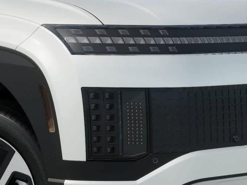 New 2026 Hyundai Ioniq 9 SE image 9