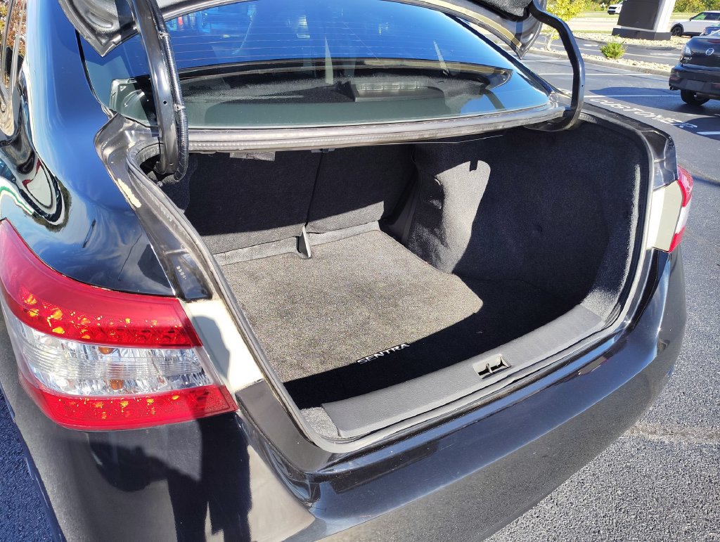 Used 2015 Nissan Sentra SV FWD image 33