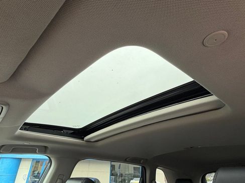 Used 2023 Honda CR-V EX-L image 3