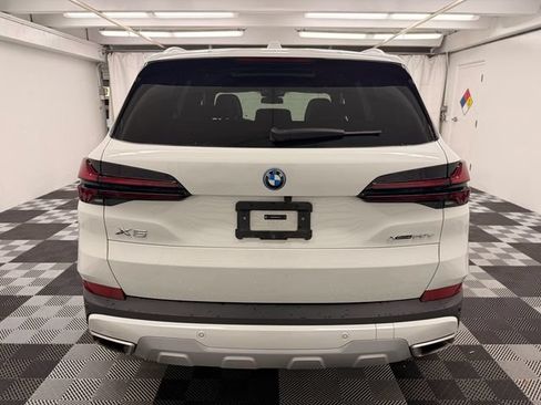 Used 2025 BMW X5 xDrive50e AWD/4WD image 4
